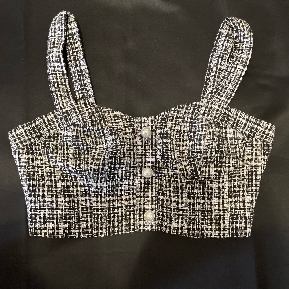 Black and white woven crop top